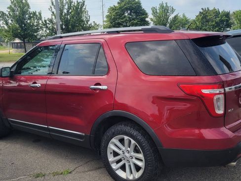Used 2013 Ford Explorer XLT AWD/4WD image 3