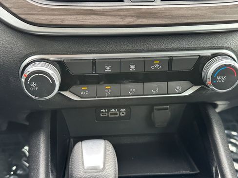 Used 2024 Nissan Altima 2.5 SV image 29