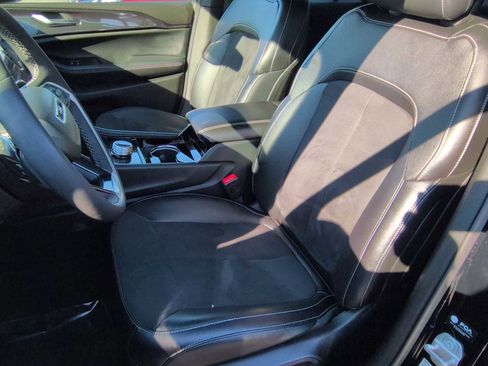 Used 2023 Jeep Grand Cherokee Altitude image 15