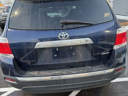 Used 2011 Toyota Highlander 4WD image 24