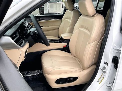Used 2023 Jeep Grand Cherokee 4WD 4xe image 24