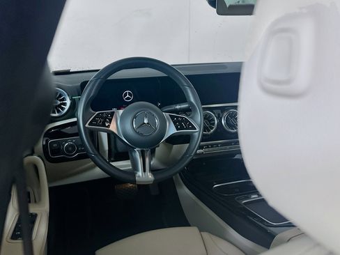 Used 2025 Mercedes-Benz CLA 250 image 17