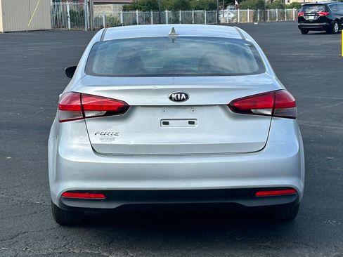 Used 2018 Kia Forte LX FWD image 4