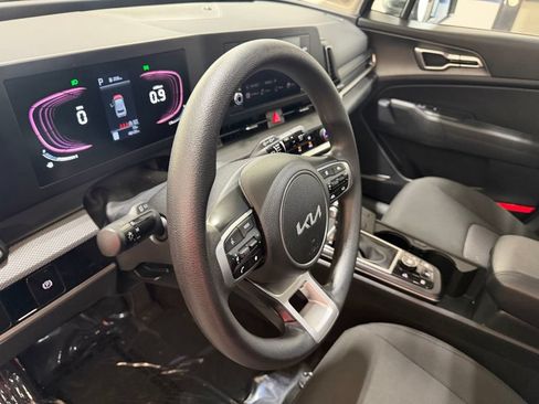 Used 2024 Kia Sportage LX FWD image 19