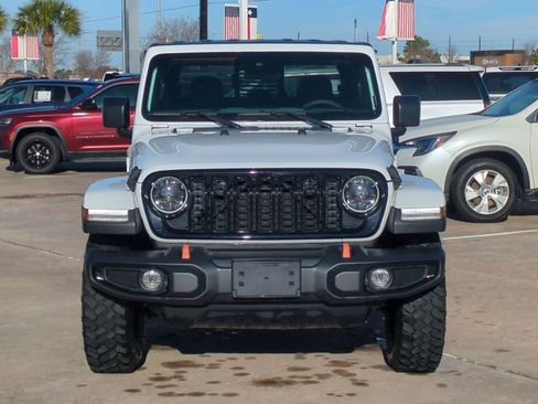 Used 2024 Jeep Gladiator Willys image 2