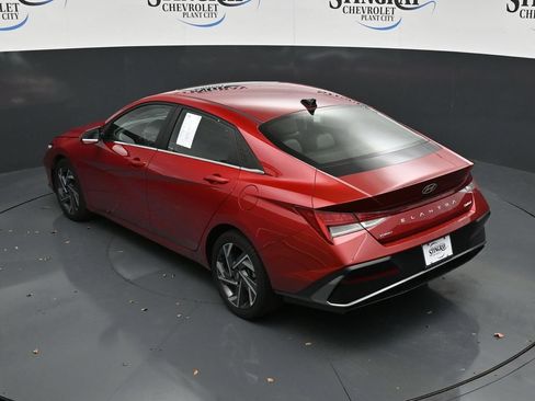 Used 2025 Hyundai Elantra Limited FWD image 22