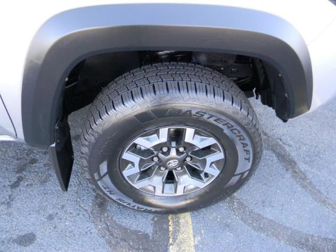 Used 2017 Toyota Tacoma TRD Off-Road image 26