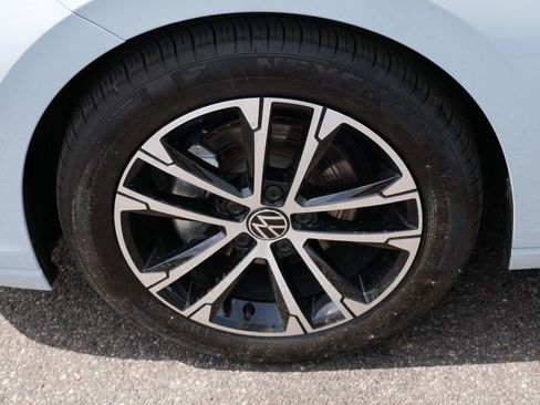Certified 2026 Volkswagen Jetta SE FWD image 15