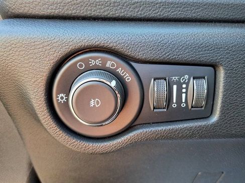 Used 2022 Chrysler Pacifica Limited w/ S Appearance Package FWD image 19