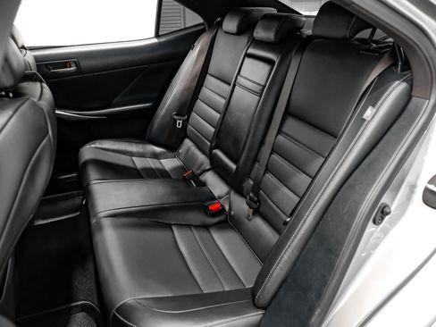 Used 2019 Lexus IS 300 RWD image 15