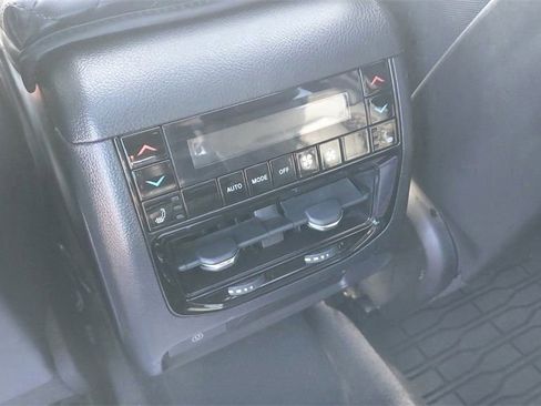 Used 2023 Jeep Grand Cherokee L Summit w/ High Altitude Package image 29