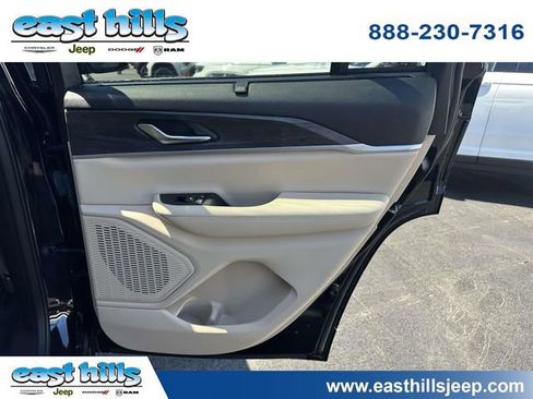 Certified 2023 Jeep Grand Cherokee Limited w/ Luxury Tech Group II AWD/4WD image 25