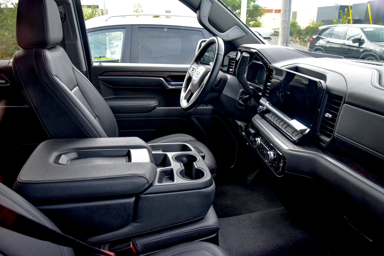 Used 2026 GMC Sierra 1500 SLT AWD/4WD image 7