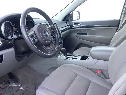 Used 2011 Jeep Grand Cherokee Laredo AWD/4WD image 3