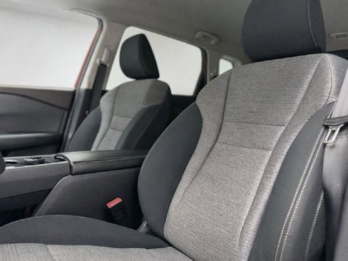 Used 2021 Nissan Rogue S image 9