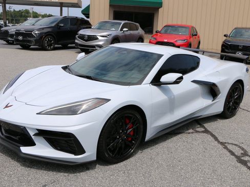 Used 2024 Chevrolet Corvette Stingray Preferred Cpe w/ Z51 Performance Package RWD image 1