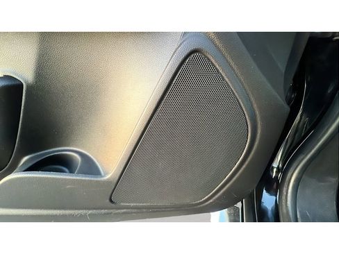 Used 2017 GMC Canyon SLE w/ SLE Convenience Package image 26