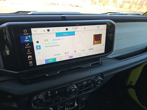 Used 2024 Jeep Wrangler Sahara image 24