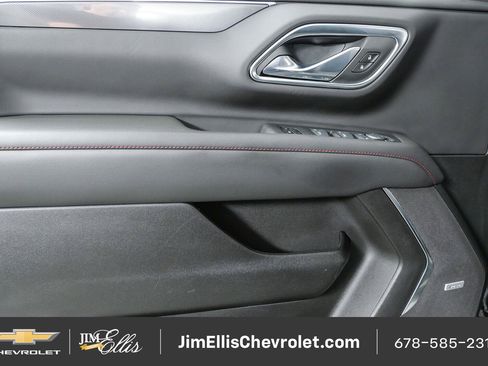 Used 2024 Chevrolet Suburban RST w/ Luxury Package RWD image 6