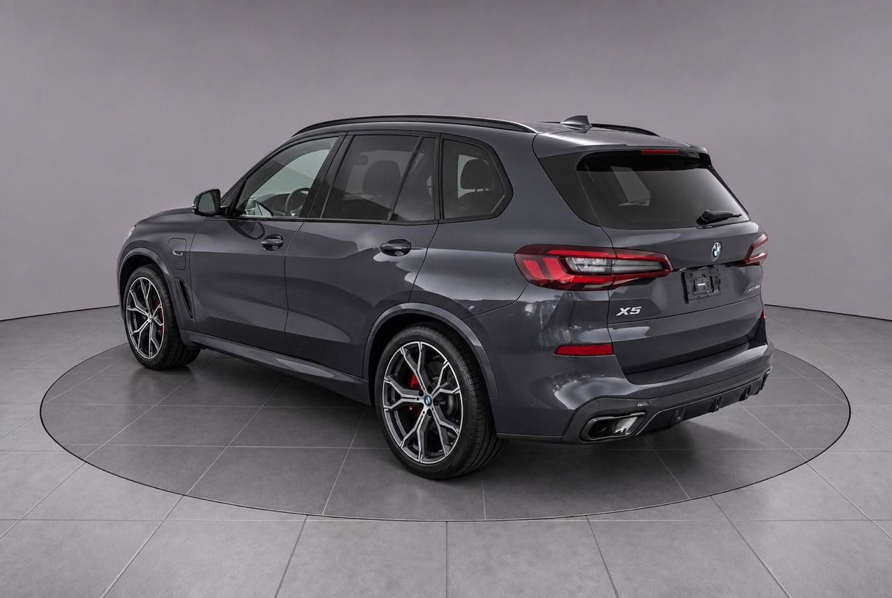 Used 2022 BMW X5 xDrive45e AWD/4WD image 3