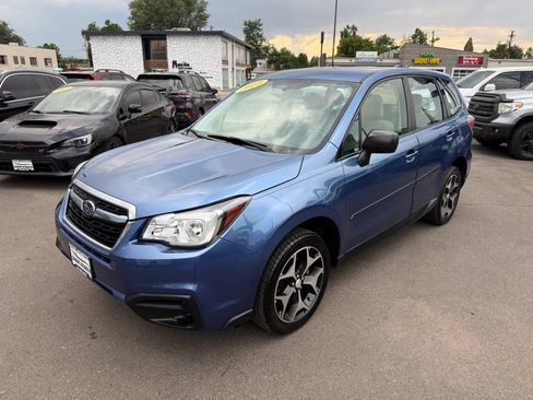 Used 2017 Subaru Forester 2.5i AWD/4WD image 5