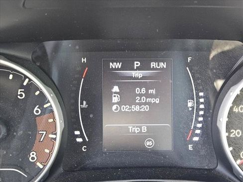 Used 2018 Jeep Compass Sport AWD/4WD image 11