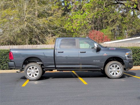 New 2026 RAM 2500 Laramie AWD/4WD image 7