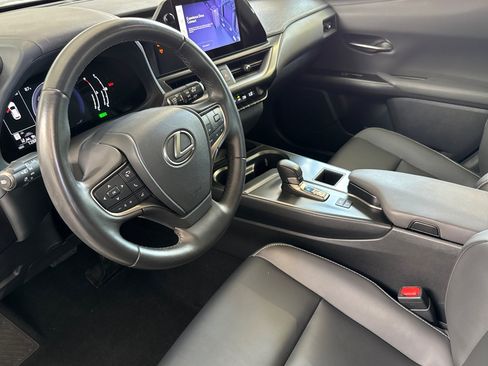 Used 2025 Lexus UX 300h FWD w/ Accessory Package (Z2) image 11