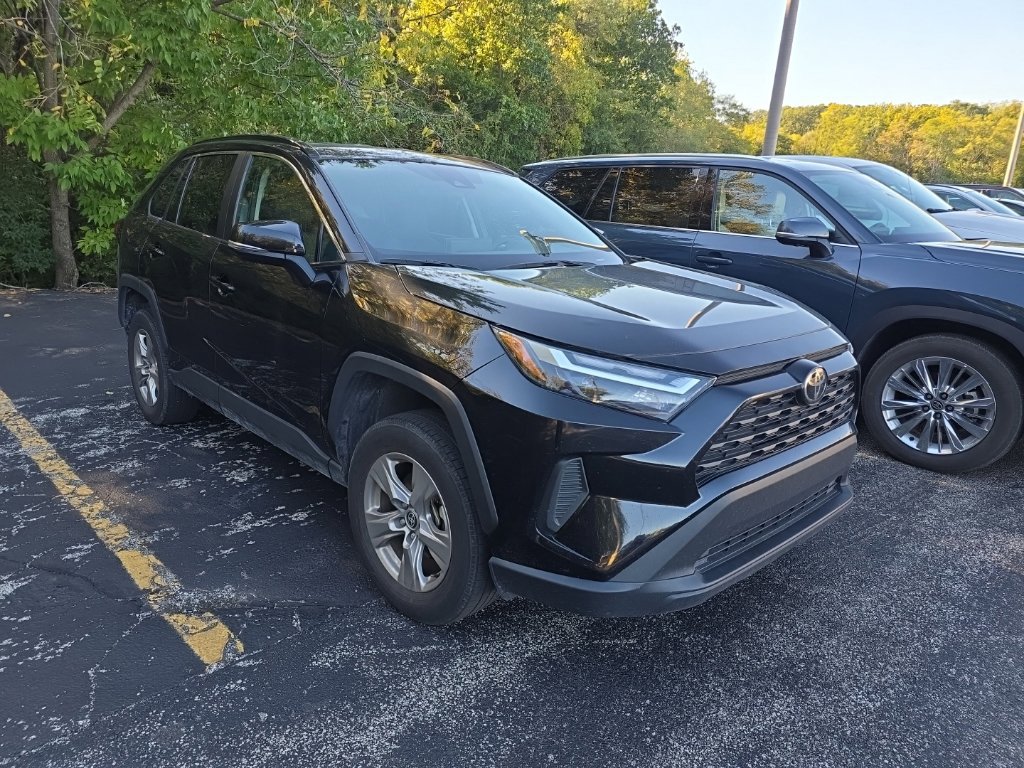 Used 2025 Toyota RAV4 XLE FWD image 3