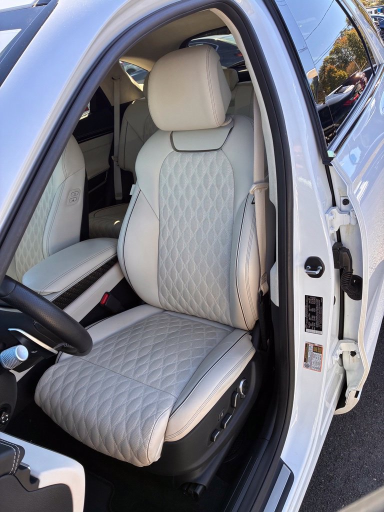 Used 2025 Genesis GV70 3.5T Sport w/ Sport Prestige Package AWD/4WD image 18