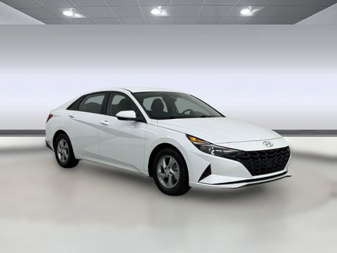 Used 2023 Hyundai Elantra SE FWD image 6