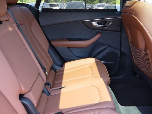 Used 2022 Audi Q8 Premium Plus w/ Premium Plus Package AWD/4WD image 16