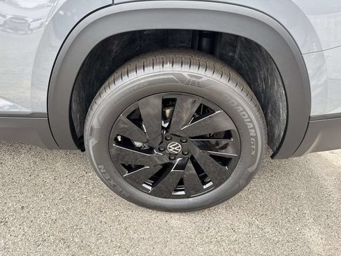 New 2026 Volkswagen Atlas SE FWD image 6