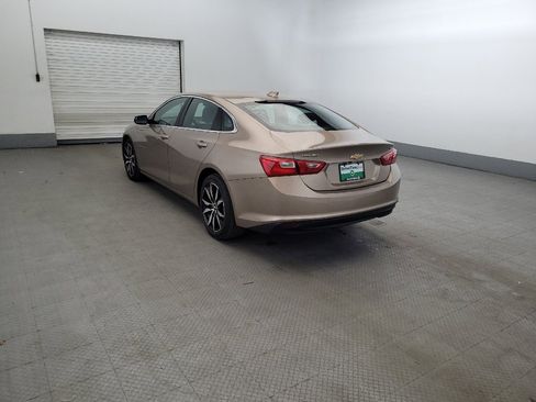 Used 2018 Chevrolet Malibu LT w/ Leather Package FWD image 5