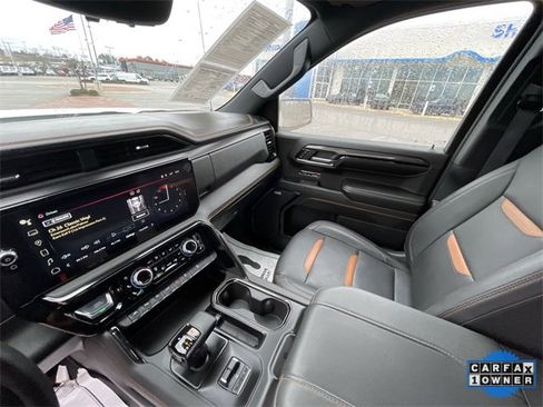 Used 2024 GMC Sierra 1500 AT4 w/ Technology Package image 18