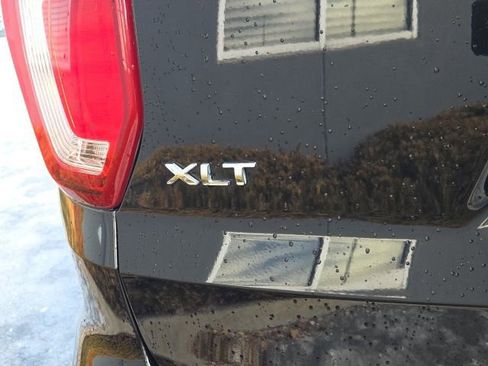 Certified 2019 Ford Explorer XLT w/ Equipment Group 202A image 8