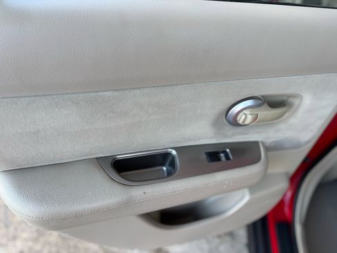 Used 2010 Nissan Versa 1.8 S w/ PWR Plus Pkg image 19