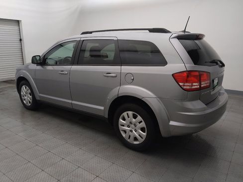 Used 2020 Dodge Journey SE w/ SE Popular Equipment Group image 3
