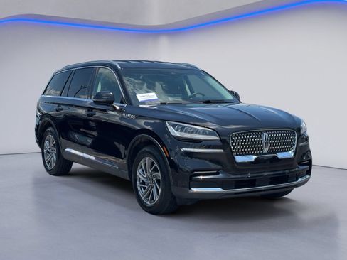Used 2023 Lincoln Aviator AWD w/ Elements Package image 5