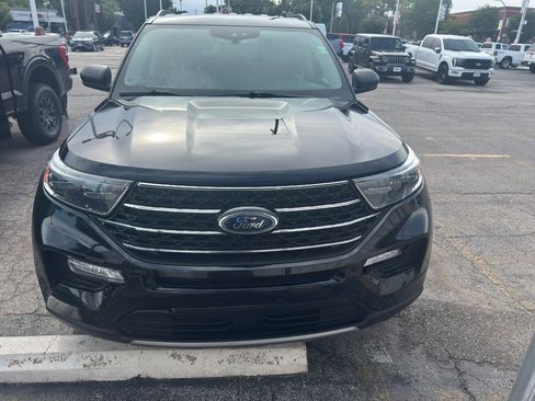 Used 2021 Ford Explorer XLT w/ Equipment Group 202A RWD image 4