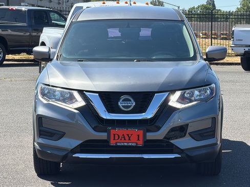 Used 2018 Nissan Rogue S FWD image 11