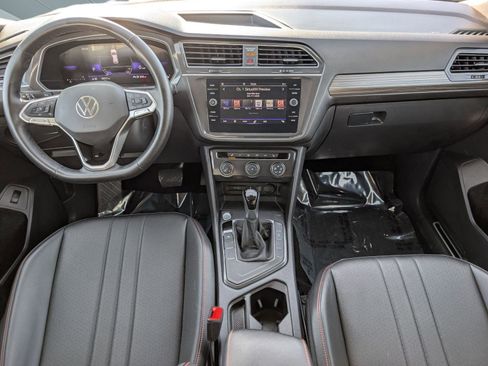 Used 2024 Volkswagen Tiguan SE image 16