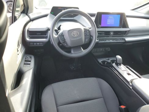 Used 2025 Toyota Prius LE FWD image 10