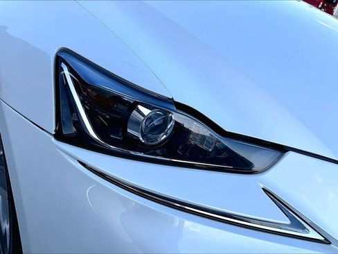 Used 2018 Lexus IS 300 AWD image 26