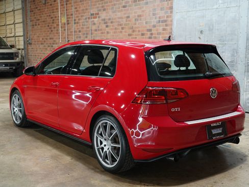 Used 2016 Volkswagen GTI S image 12