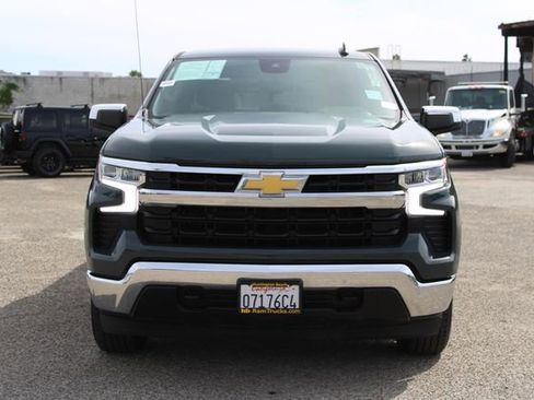 Used 2025 Chevrolet Silverado 1500 LT image 2