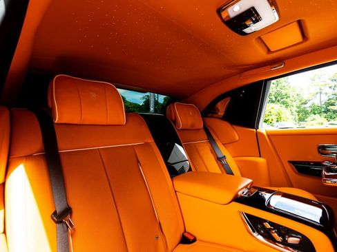 Used 2024 Rolls-Royce Phantom Sedan RWD image 76