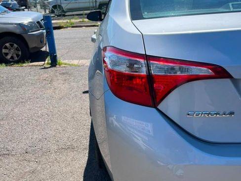 Used 2015 Toyota Corolla LE FWD image 8