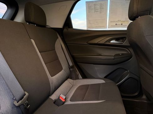 Used 2025 Chevrolet TrailBlazer LT image 35