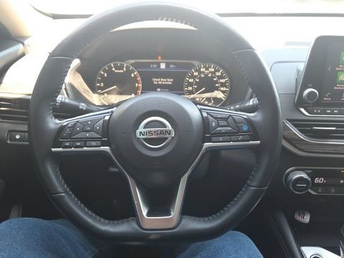 Used 2020 Nissan Altima 2.0 Platinum FWD image 34